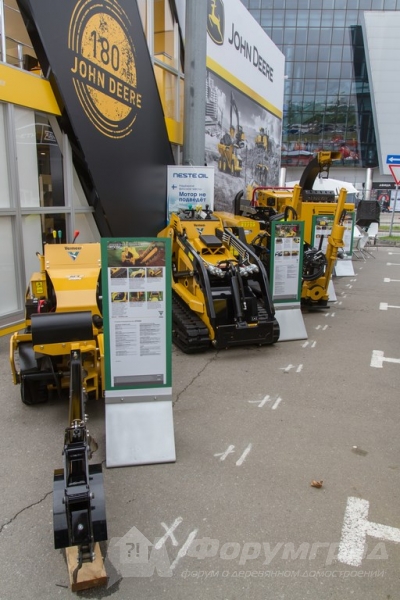 Строительная техника от компании  John Deere (Джон Дире)