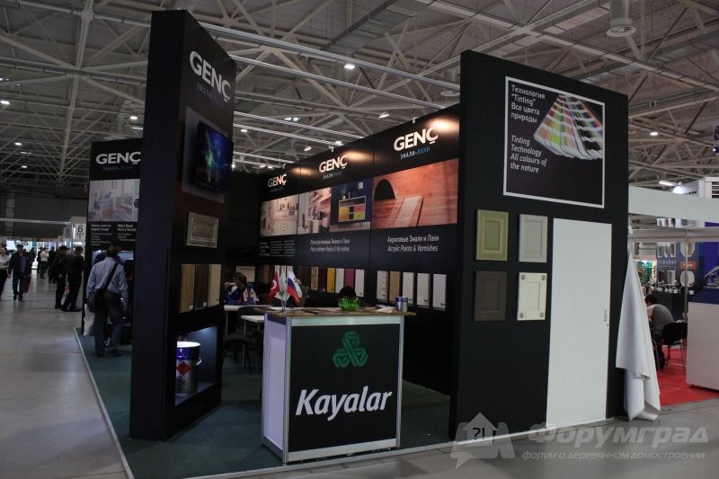 Большой выбор оразцов эмалей на стенде KAYALAR (КАЯЛАР)