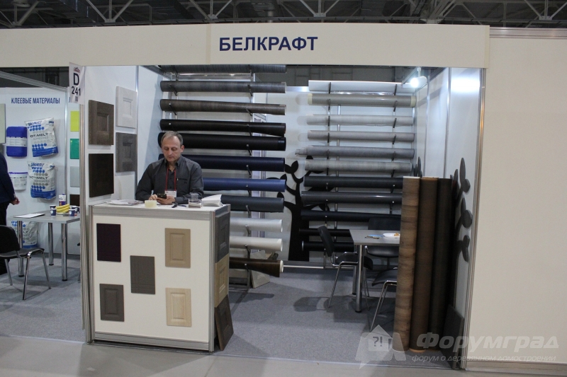 Компактный стенд с образцами пленок ПВХ от компании БЕЛКРАФТ