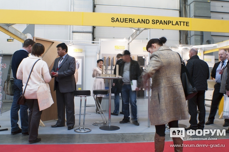 Cплошное или многослойное ДСП "Sauerland Spanplatte" усиливает прочность и звукоизоляционные свойства дверей