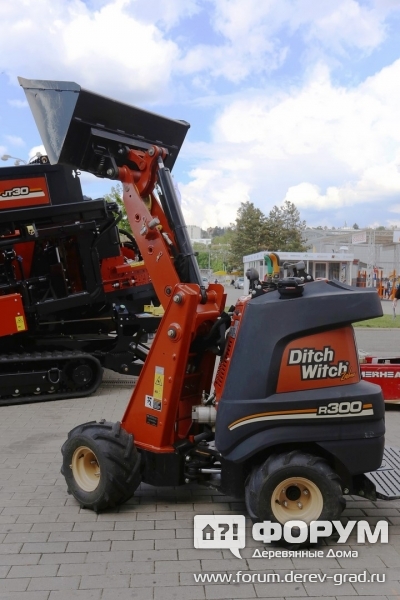 Трактор от Ditch witch