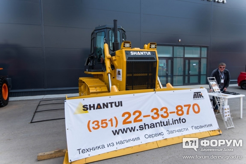 SHANTUI - cпецтехника китайского производства бульдозеры, экскаваторы, запчасти, катки, трубоукладчики - стенд компании