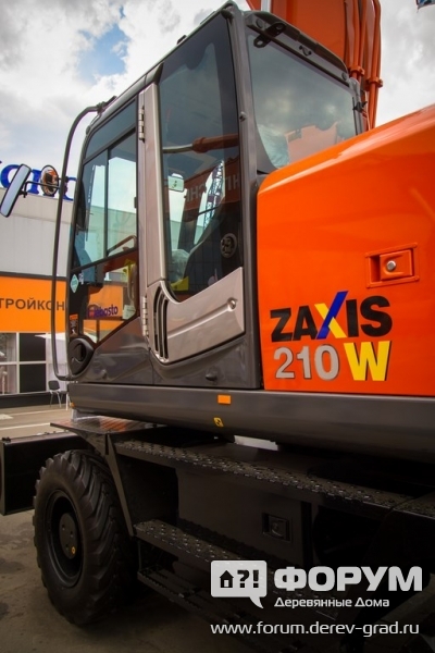Колесный экскаватор ZX210W-3 (4)