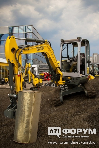 Компактный экскаватор Wacker Neuson EZ38 (1)