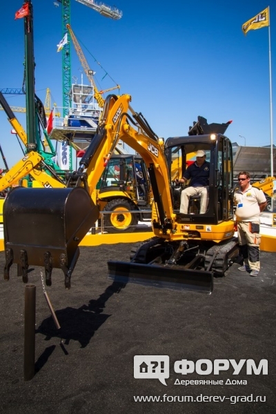 Конкурс по мастерству управления техникой JCB (1)
