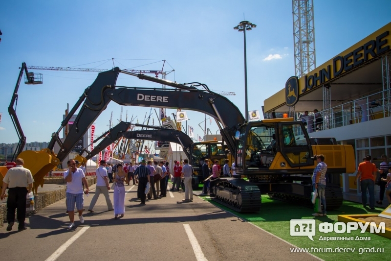 Павильон компании John Deere