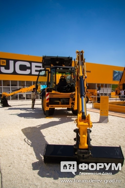 Экскаватор-погрузчик SCX JCB