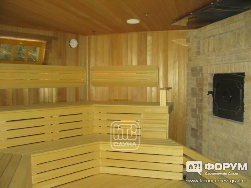 Парилка, дровяная печь каменка в русской бане ИТС.