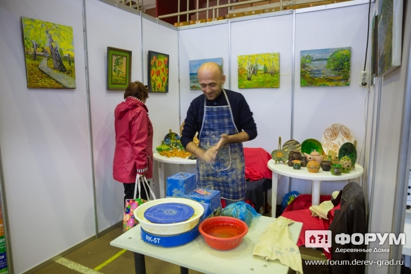 Выставочный стенд художника Шахназара Шахназарова