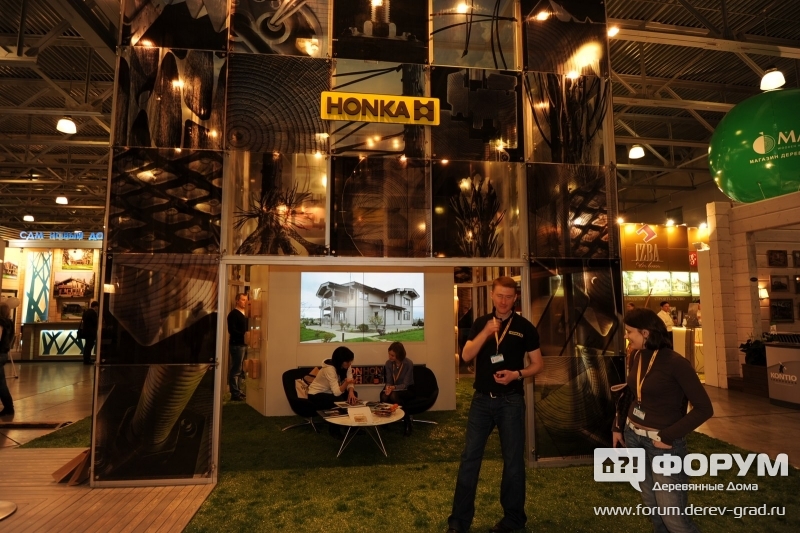 Выставочный стенд фирмы Хонка (Honka)